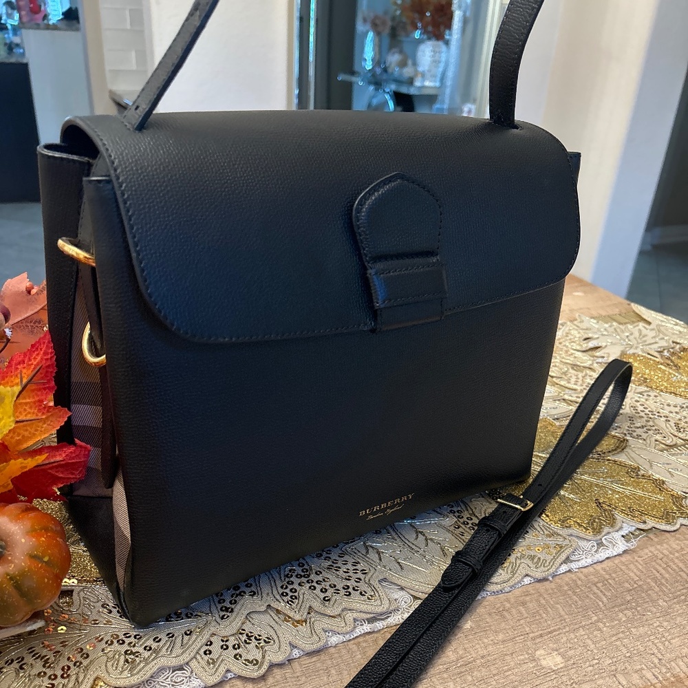 Burberry purse